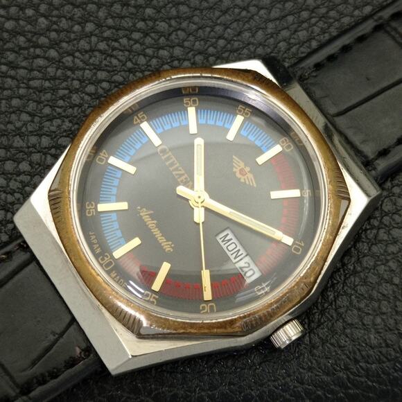 Vintage 1986 Citizen Automatic Mens Silver Watch W/daydate & Red accents - Picture 6 of 9
